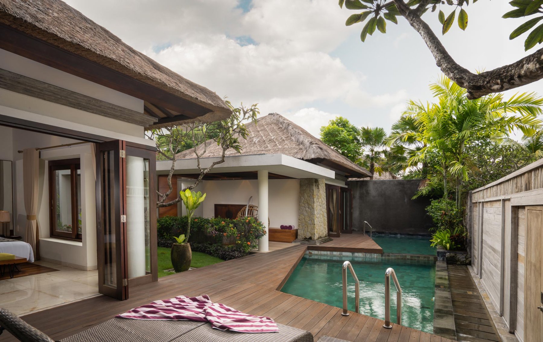 Картинка - MERUSAKA NUSA DUA