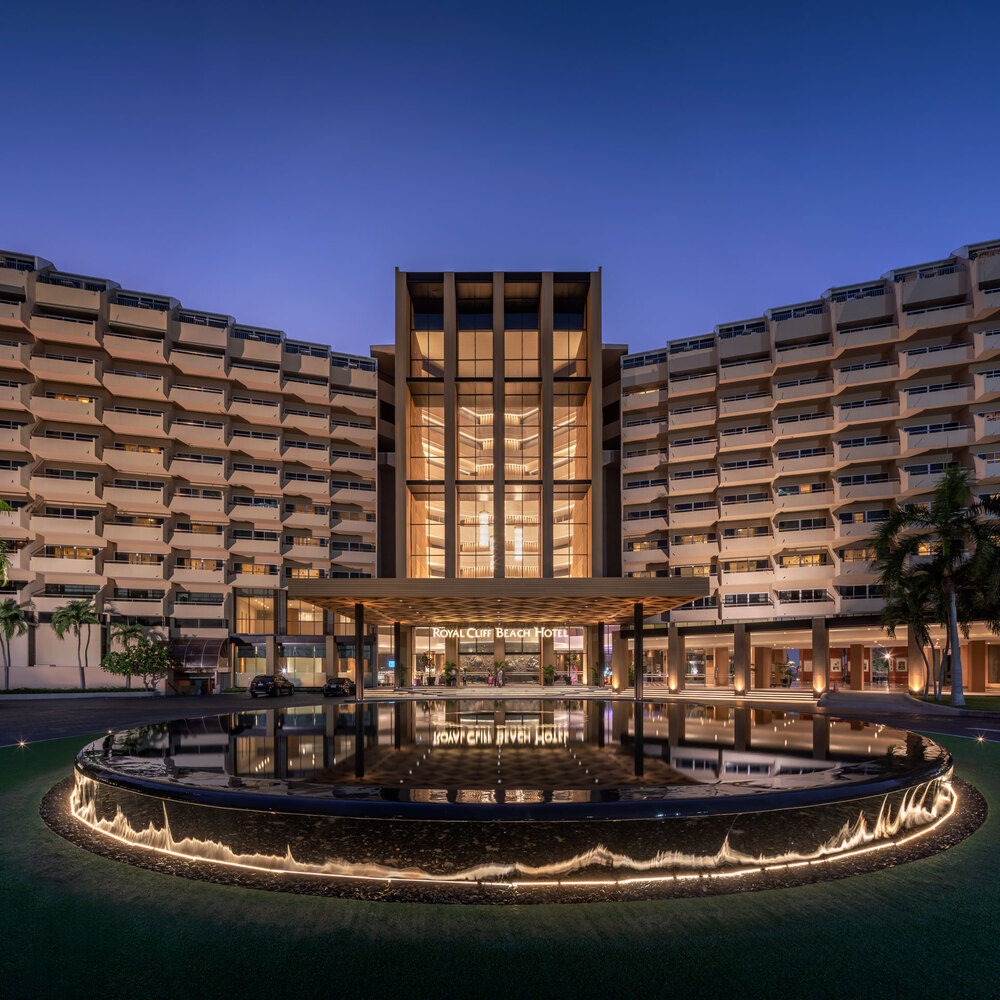 ROYAL CLIFF BEACH HOTEL - 1